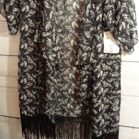 Lularoe Small Monroe Kimono